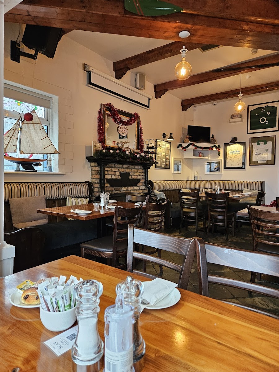 The Lough Ree Inn Photos 9