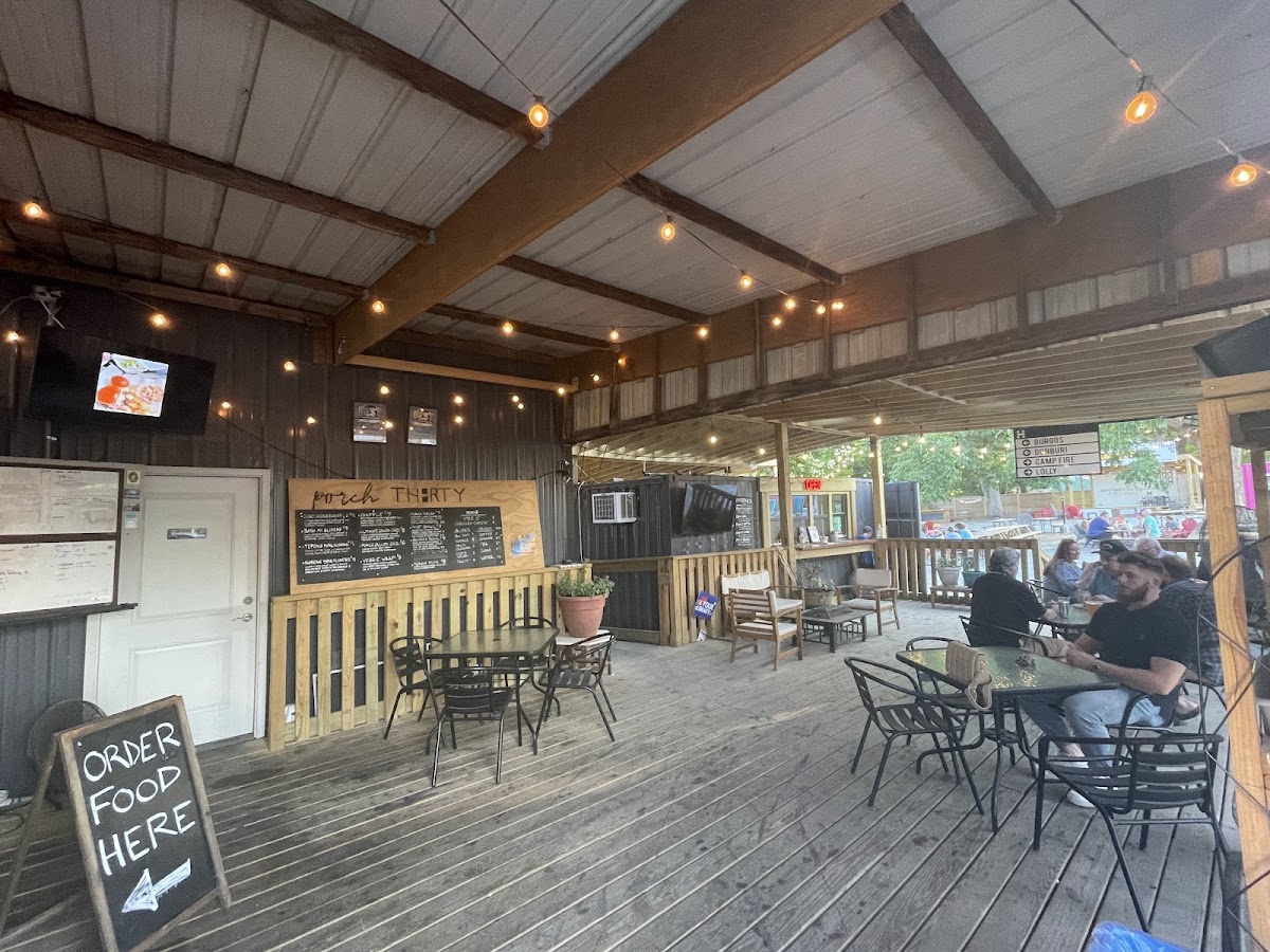 The Porch At Huntington Square Bar And Grill