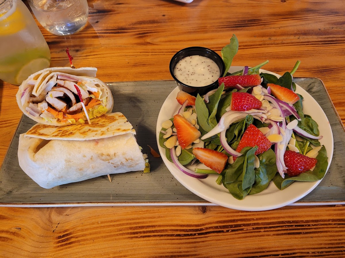 The Sandbar Restaurant & Lounge Photos 9
