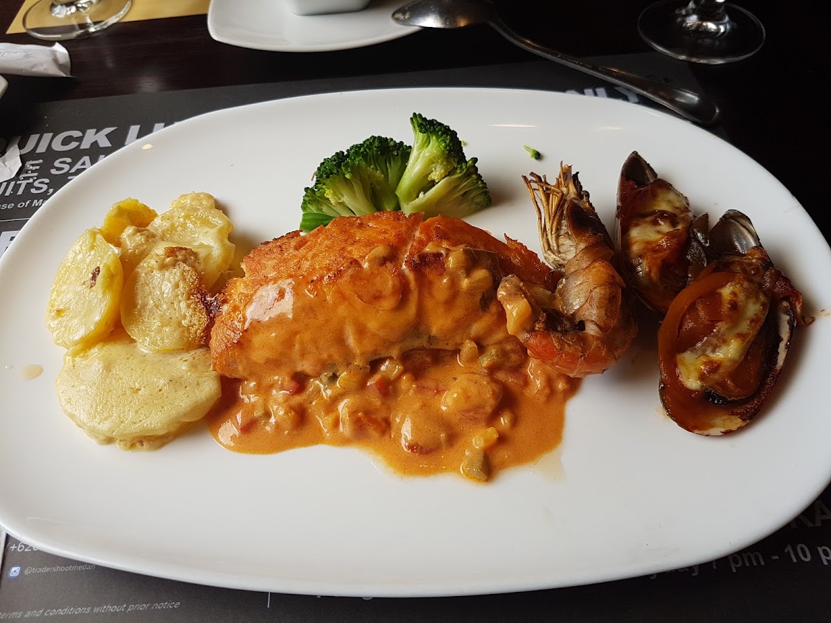 The Traders Restaurant Photos 9