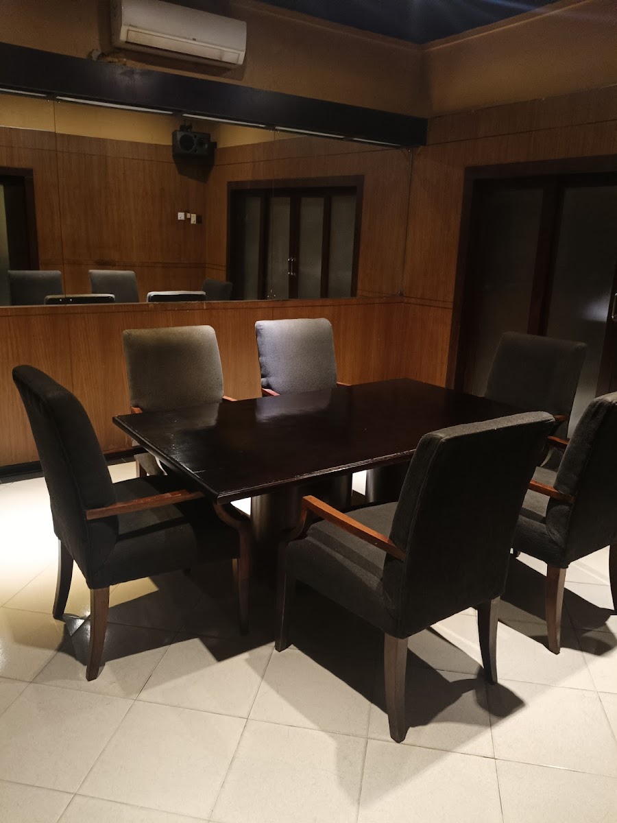The Traders Restaurant Photos 2