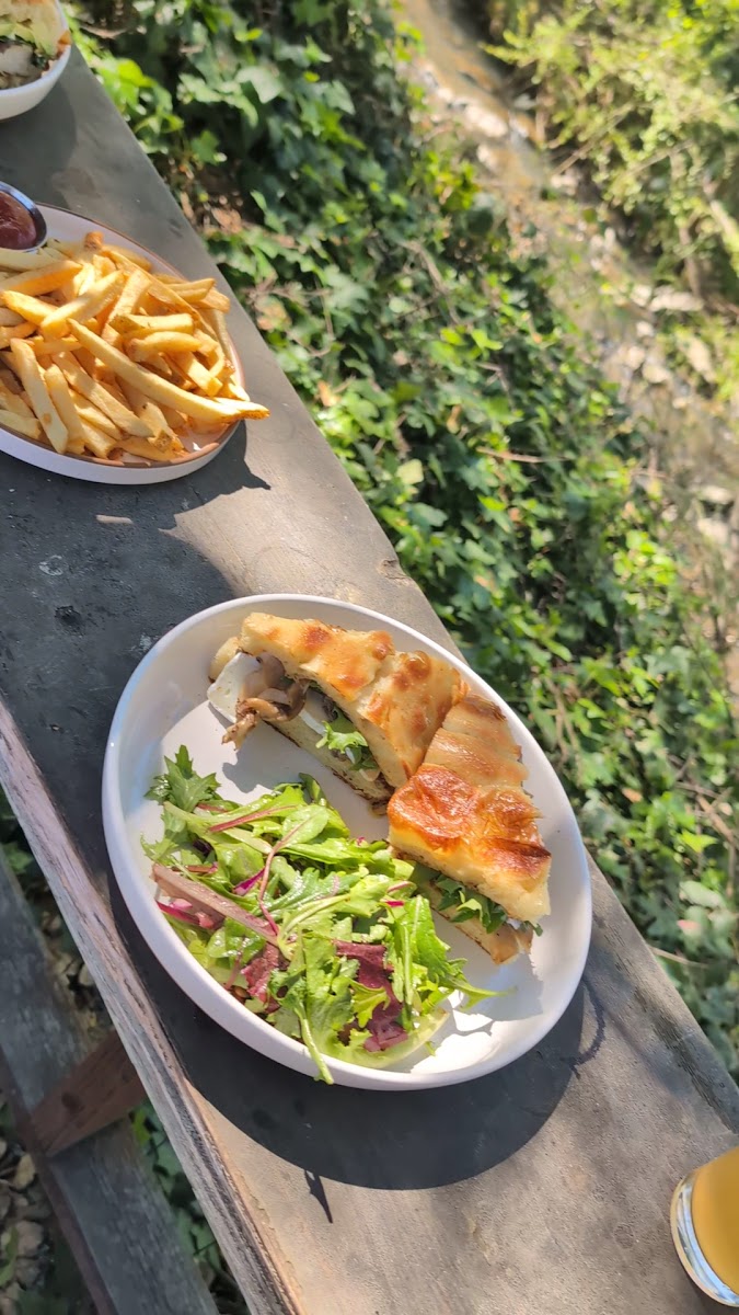 The Wild Poppy Cafe Photos 9