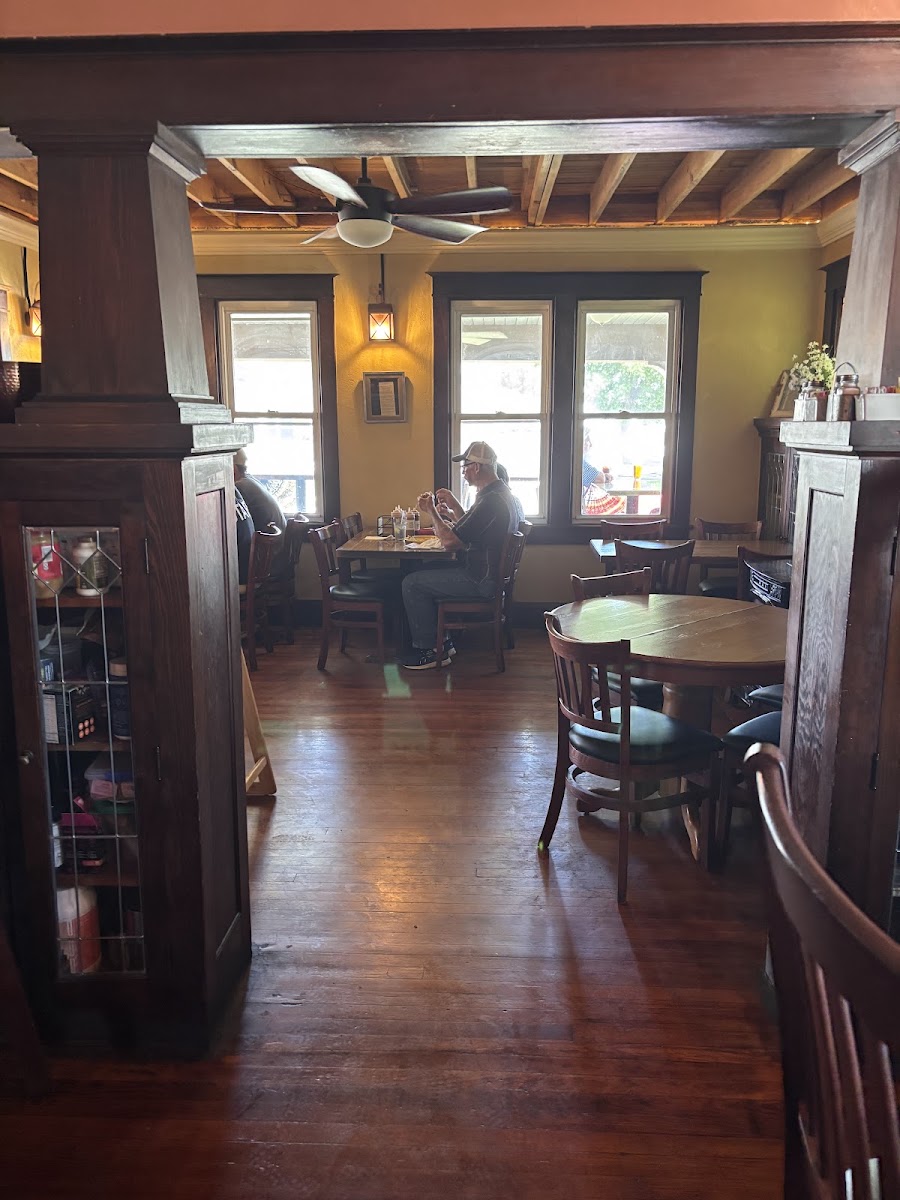 The Wooden Tie Cafe