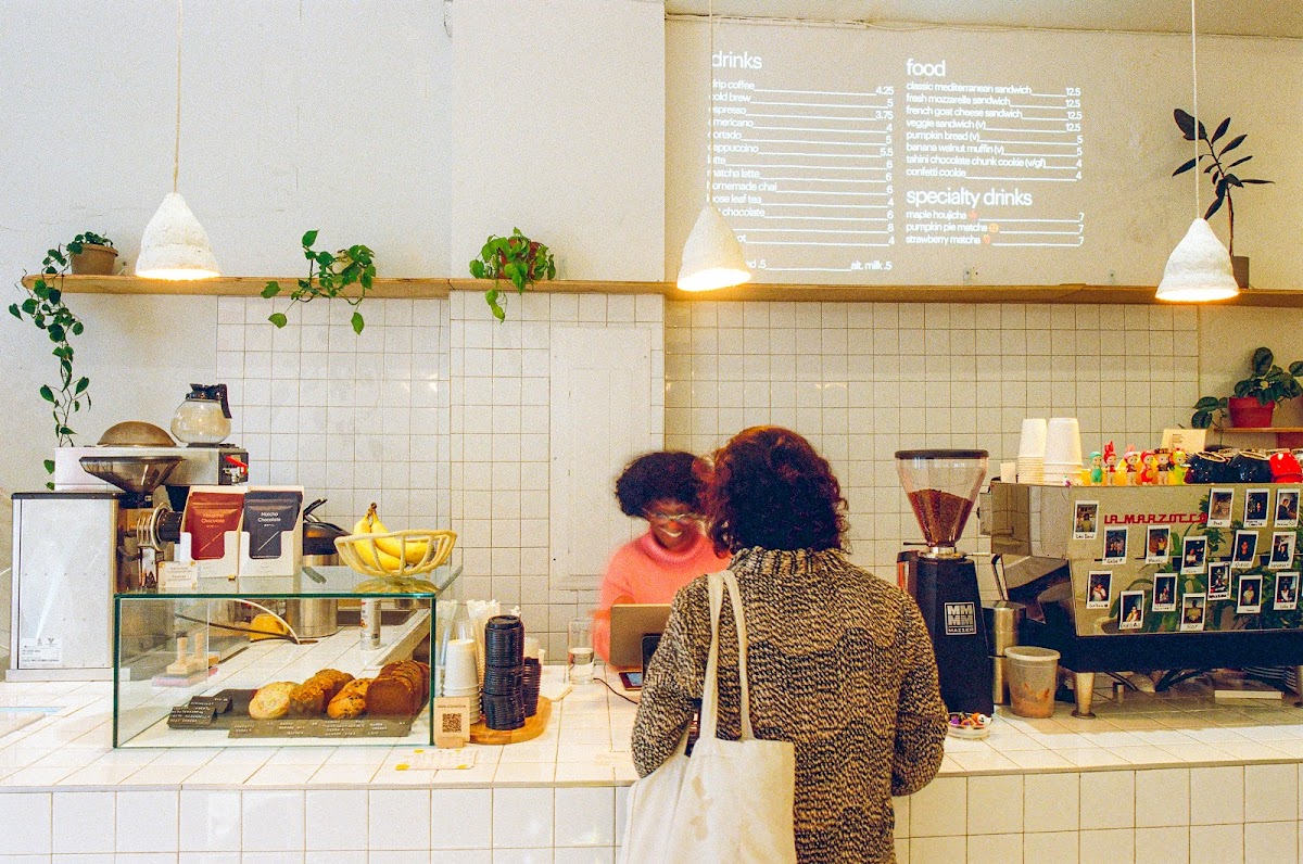 Three Jewels Café