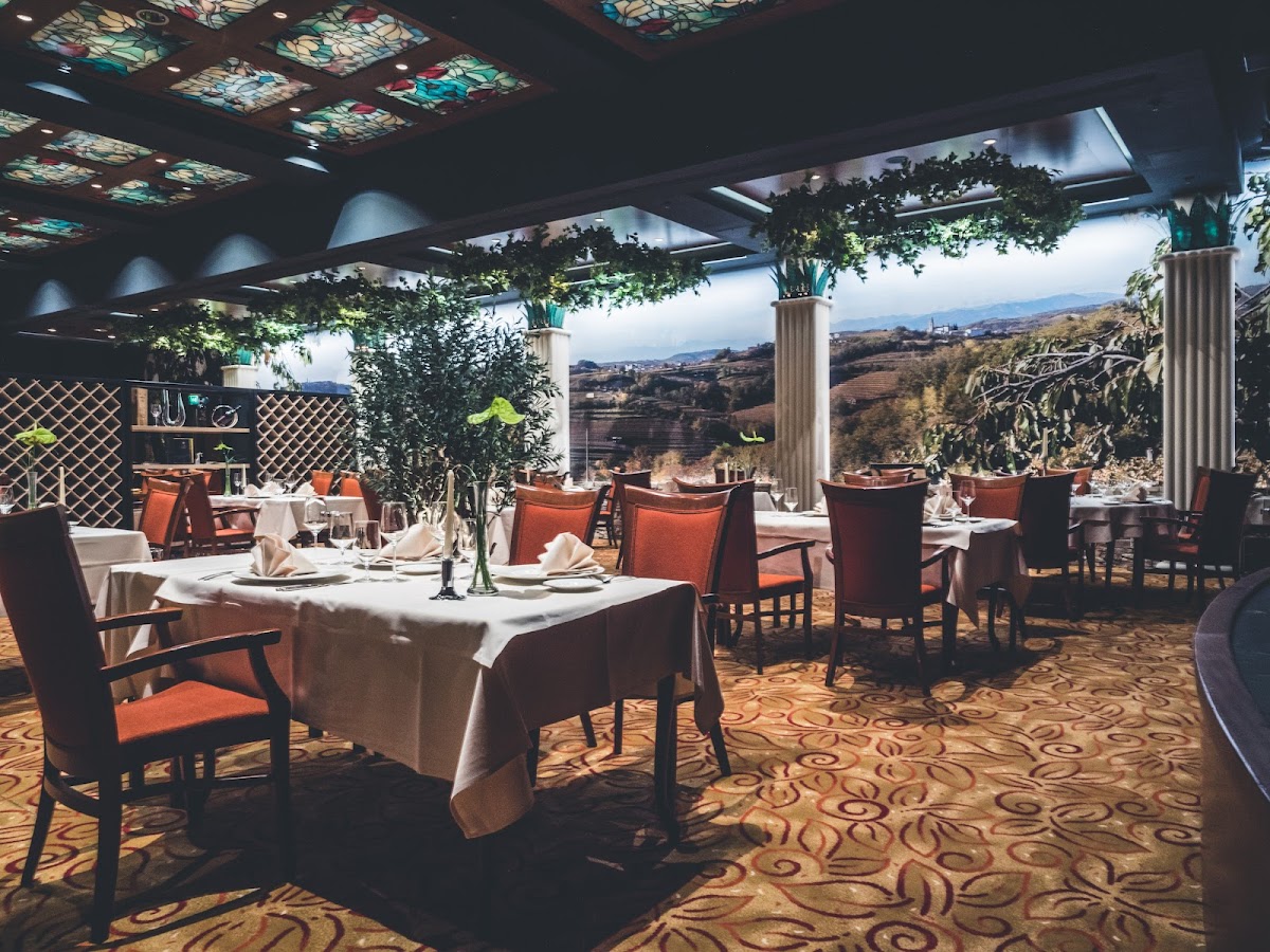 Tiffany Restaurant