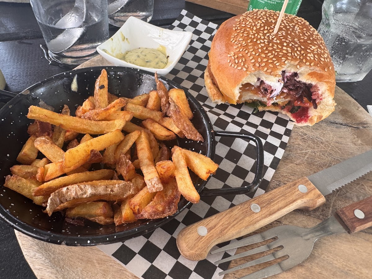 Tiki Burger Club Photos 2