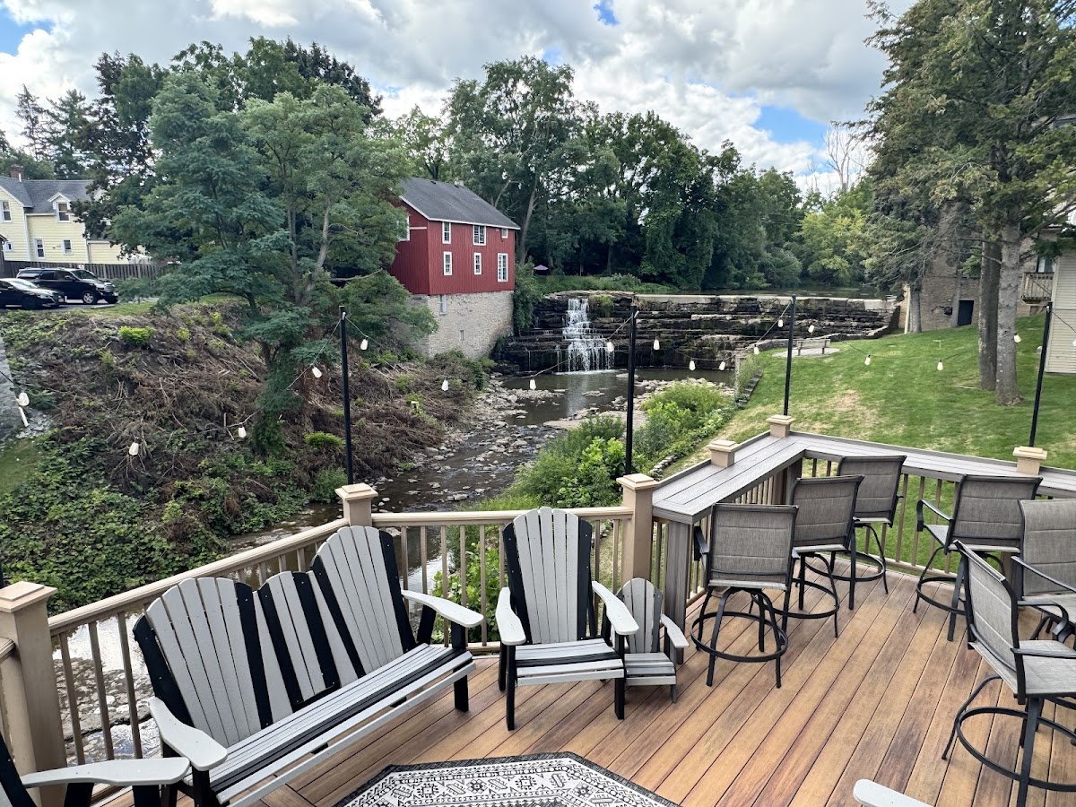 Tk's On The Falls