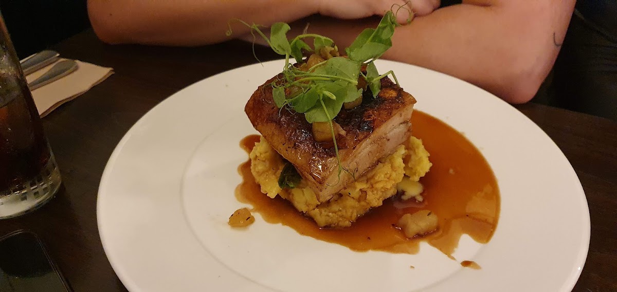 Tobys Restaurant & Bar Photos 9