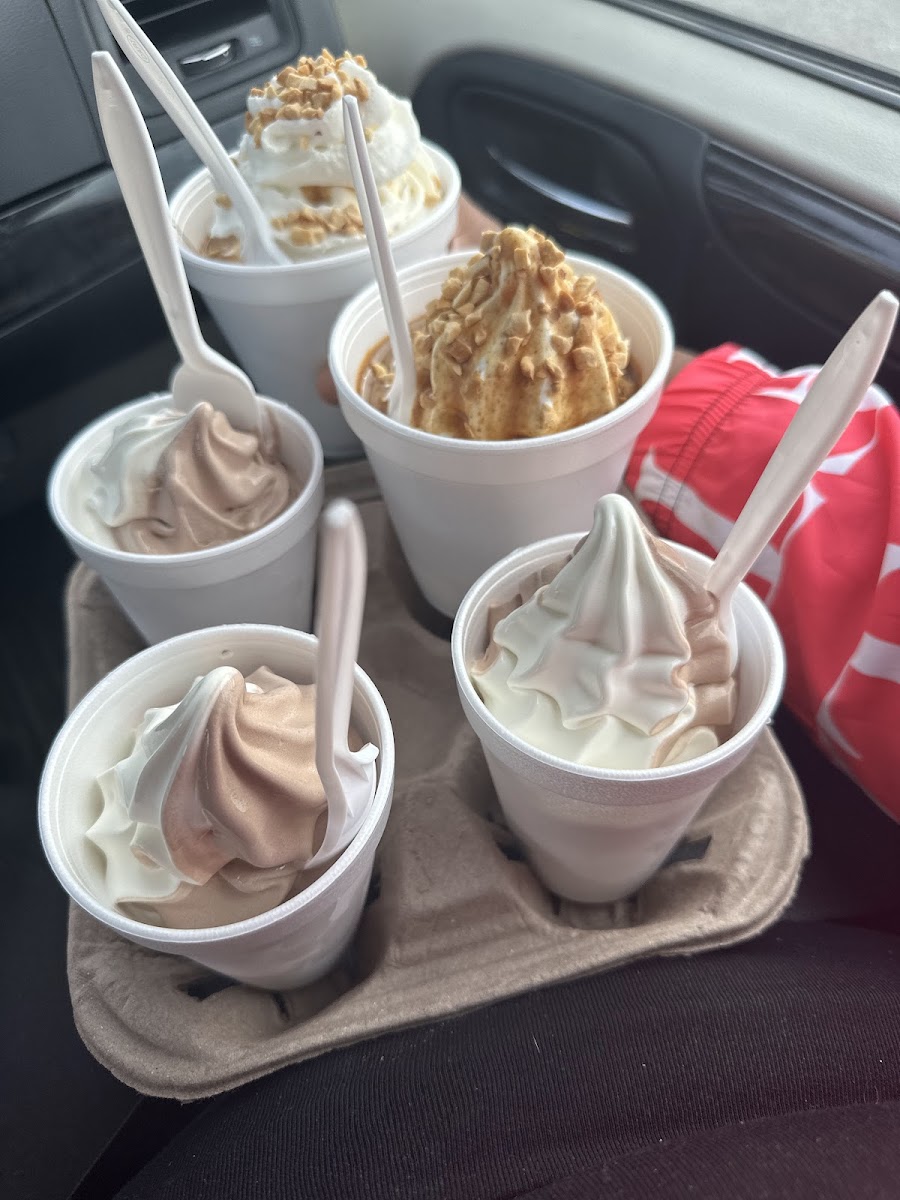 Tony's Cones & Coneys Photos 9