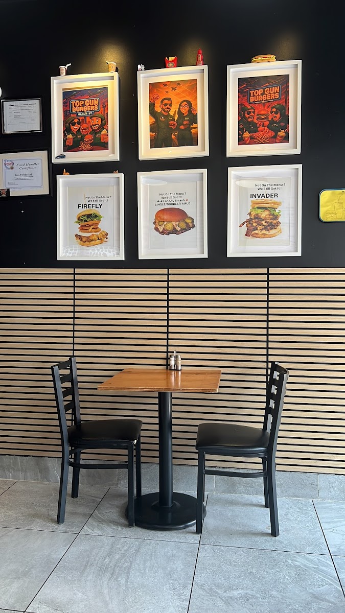 Top Gun Burger ( Bloor St West ) Photos 2