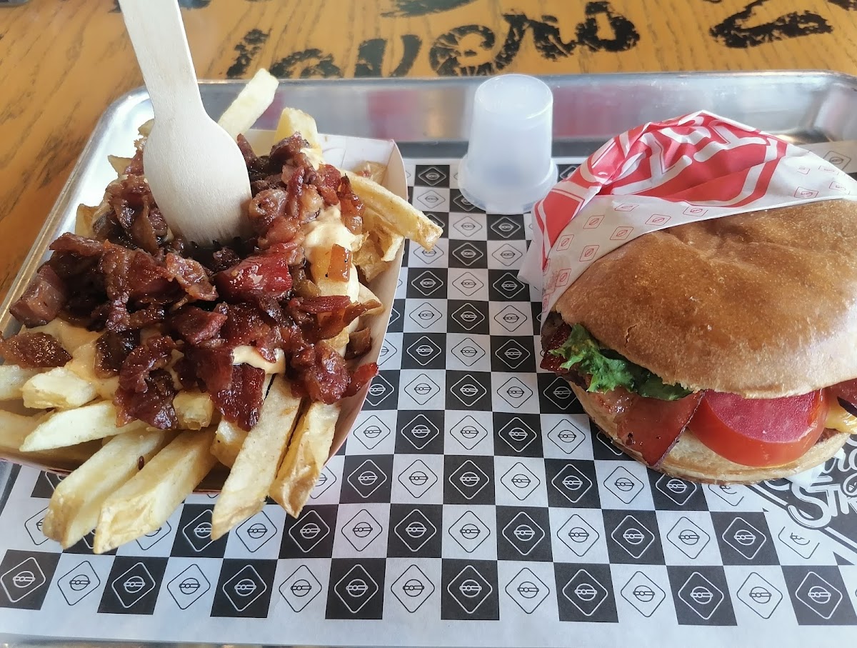Toto Burger Street Photos 9