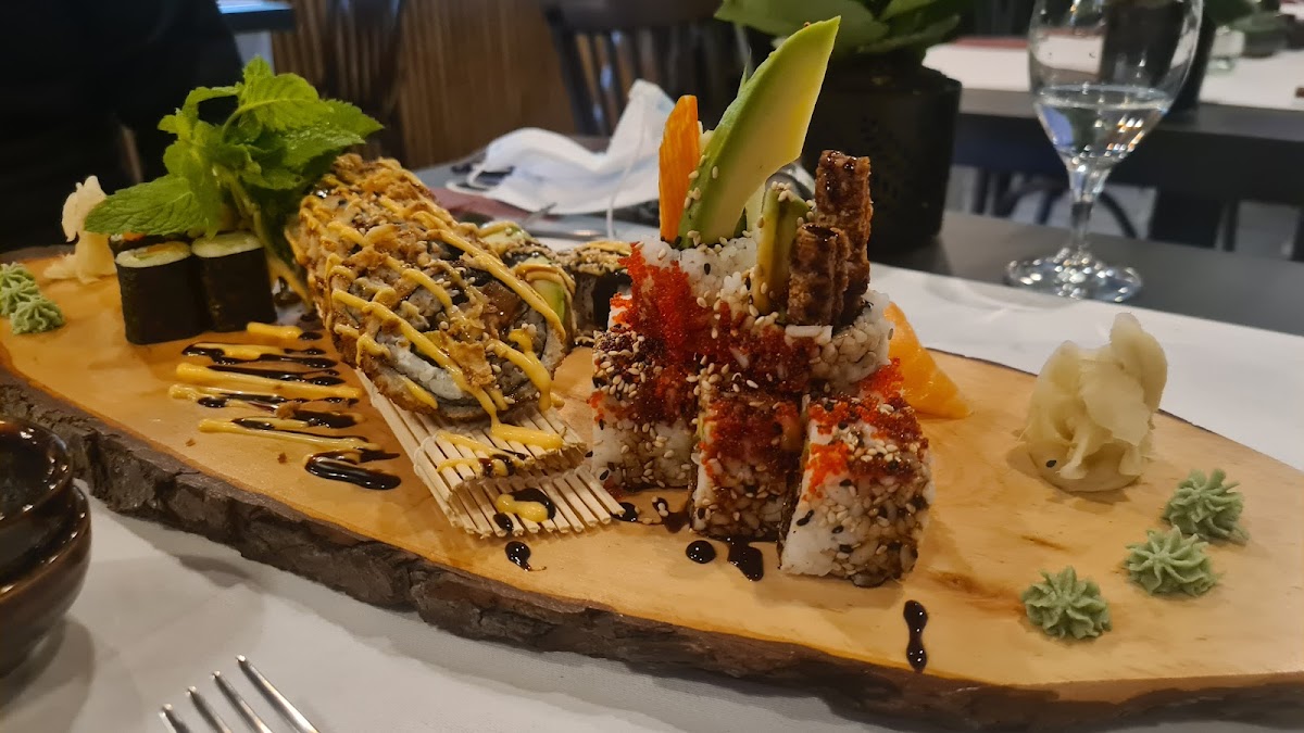 Towa Ramen Sushi Bar Photos 9