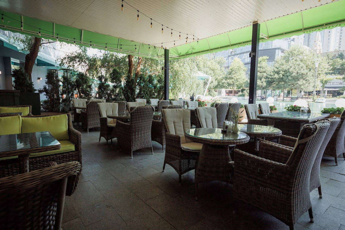 Tradicia Family Restaurant