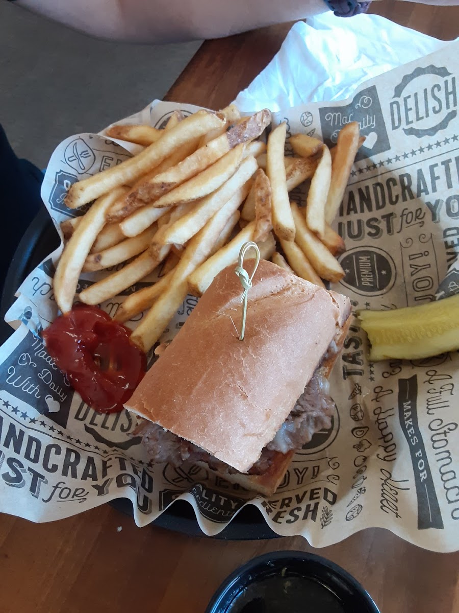 Trailside Tavern & Patio Photos 9