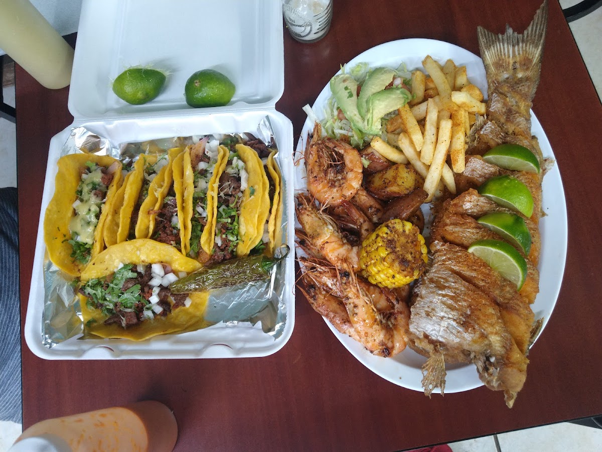 Tres Gallos Photos 2