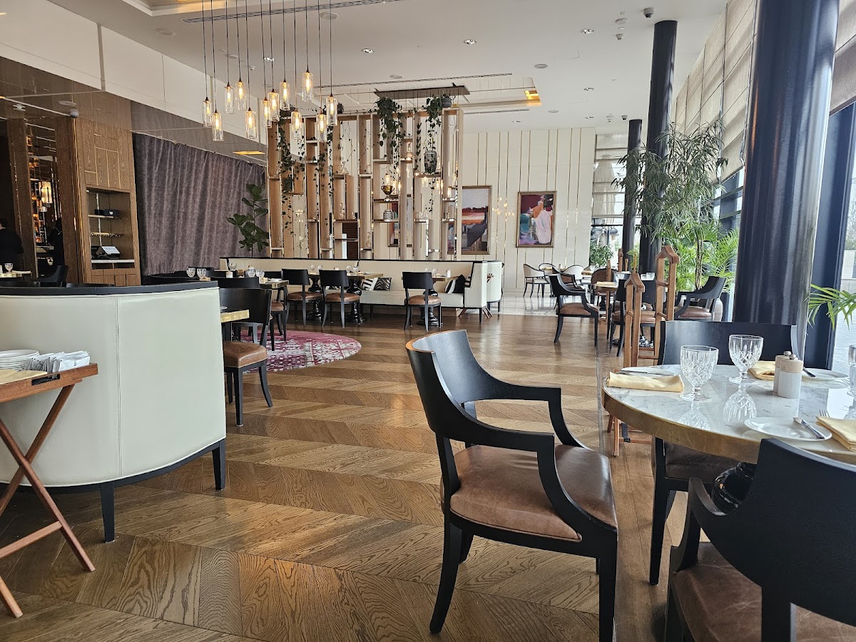 Tribeca Restaurant & Bar