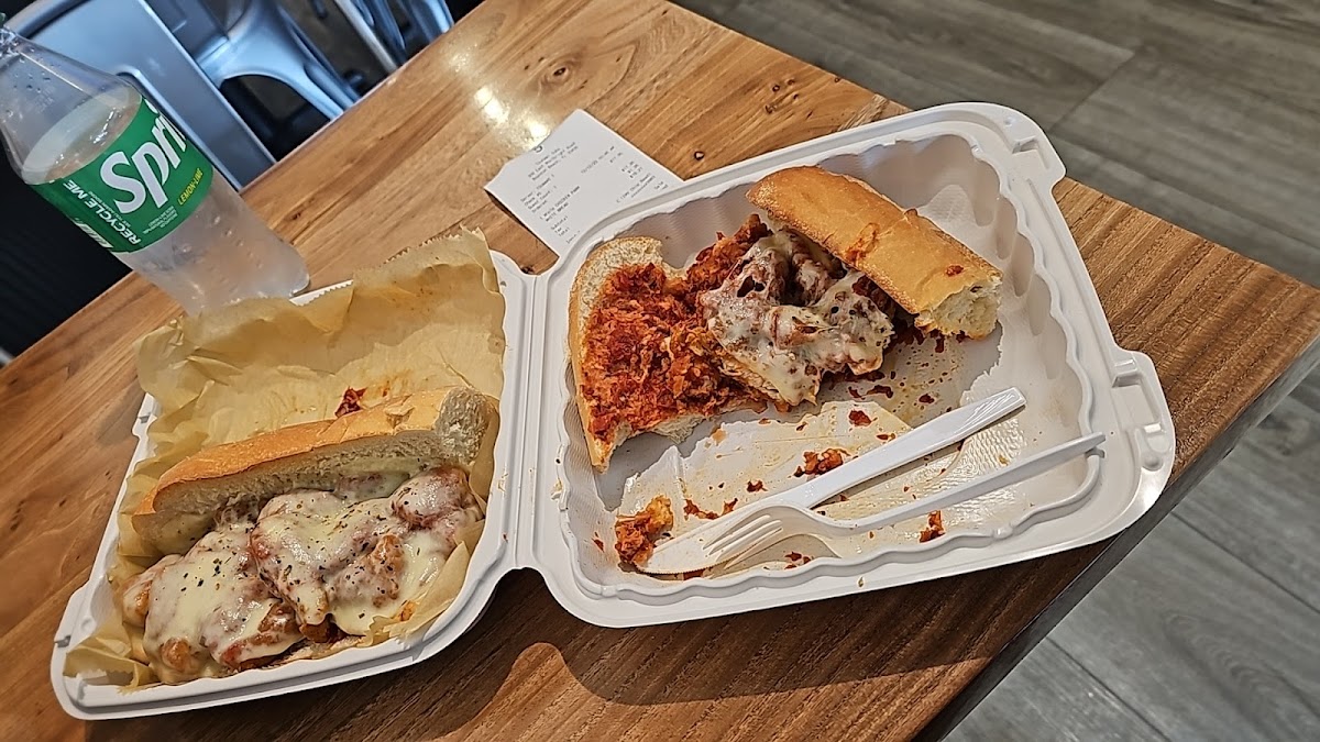 Tsunami Subs And Wraps Photos 9