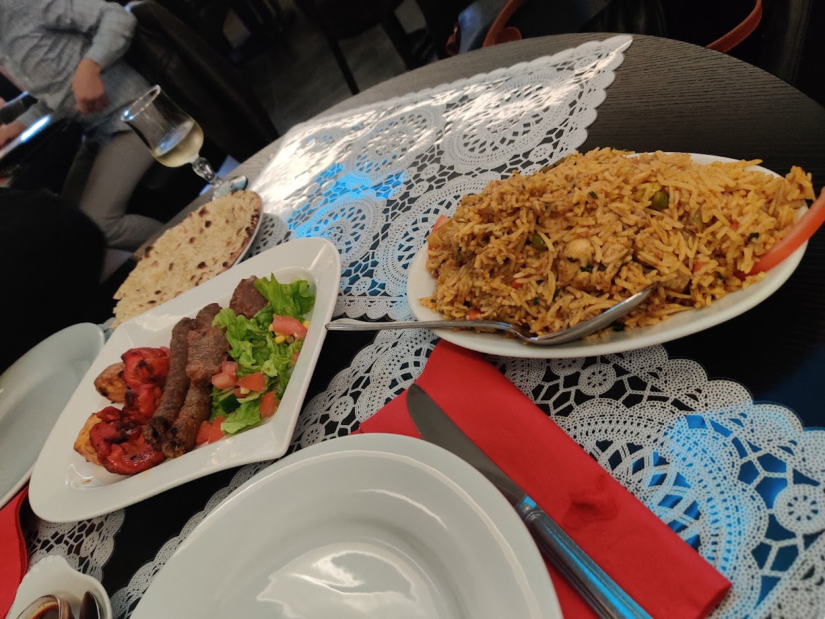 Tuk Tuk Naan Photos 9