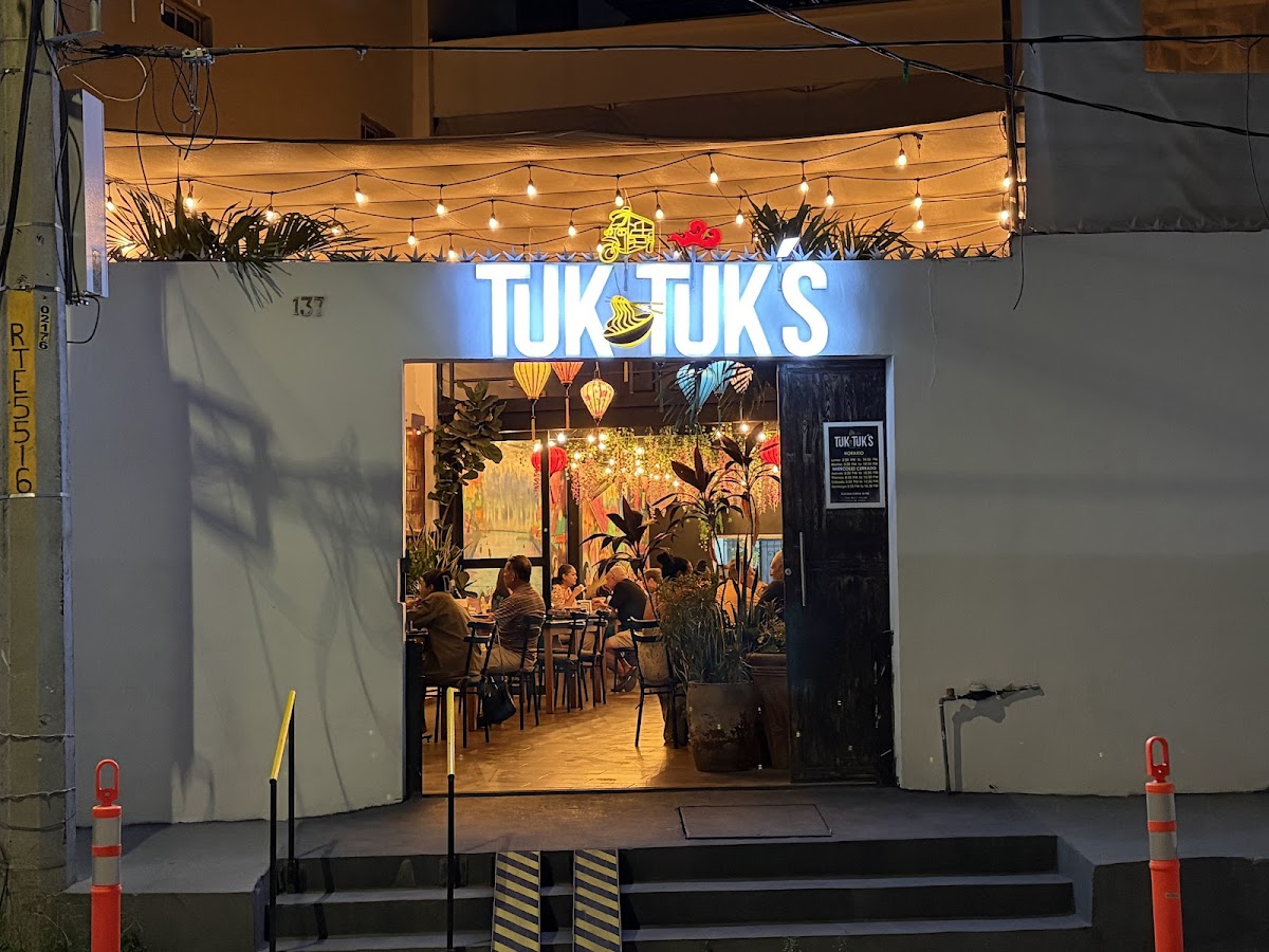 Tuk Tuk`s Un Sabor De Asia