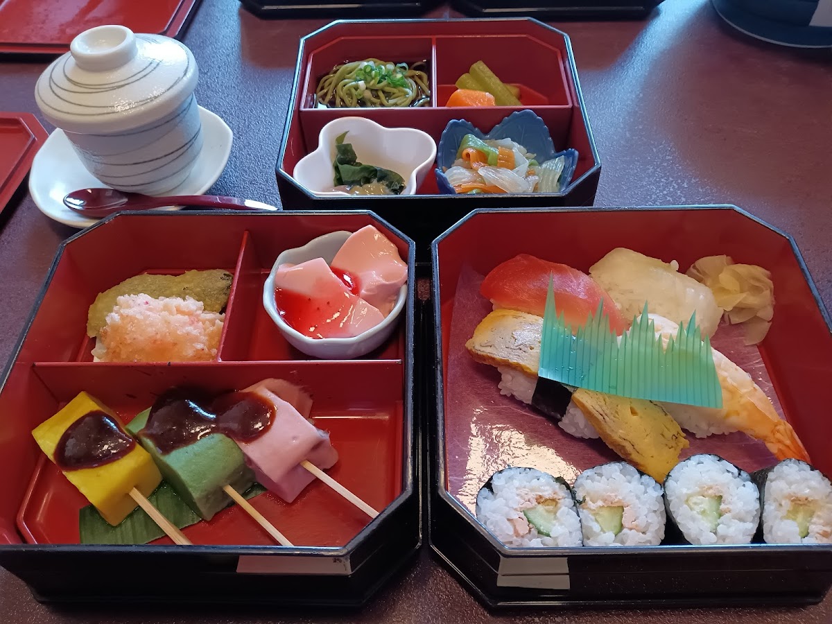 Umewaka Sushi Photos 9
