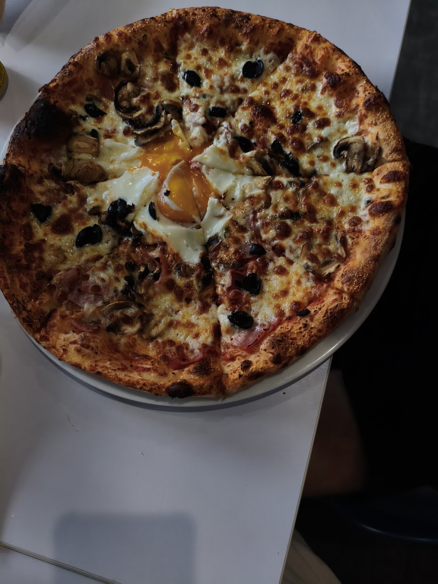 Una Pizza - Pizzeria Photos 2