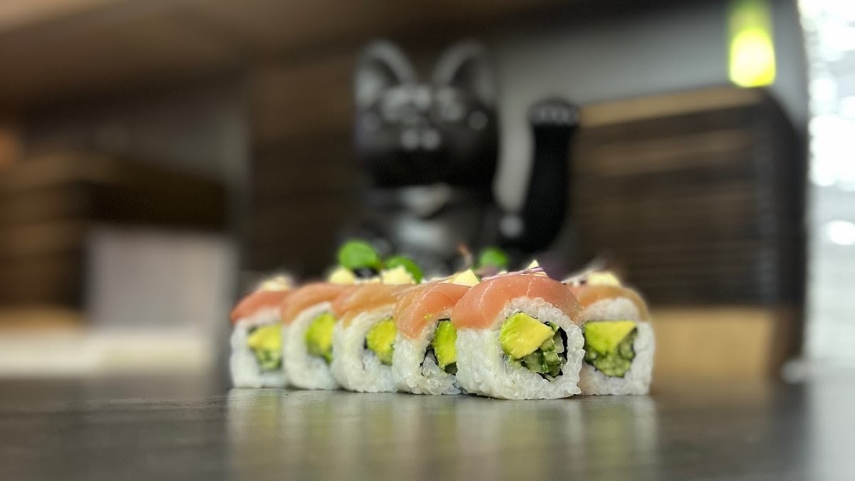 Uni Asian Food & Sushi Photos 9