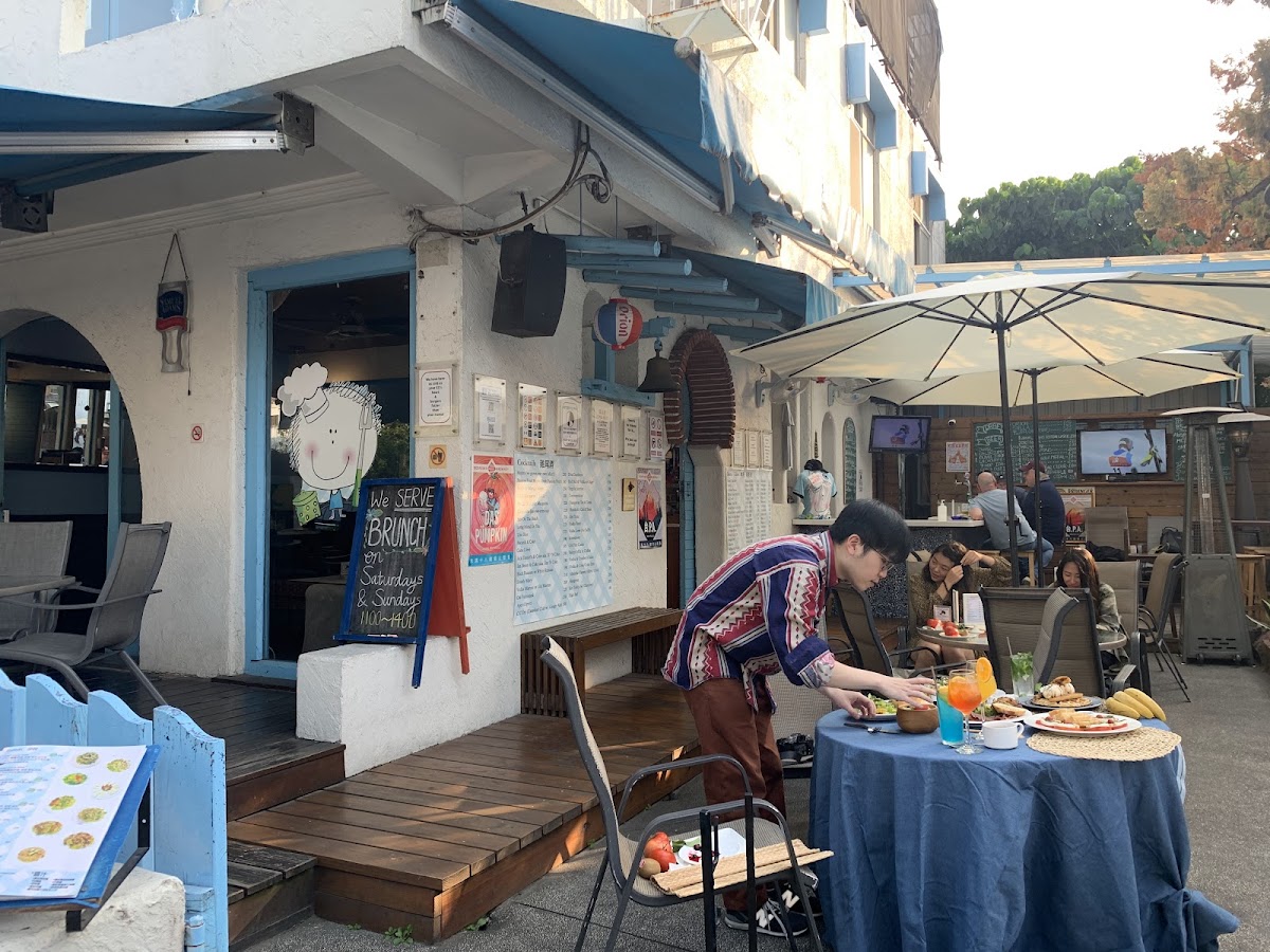 Uzo Mediterranean Bar & Grill
