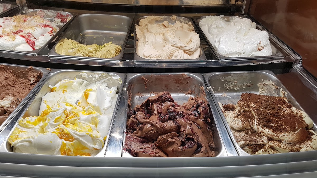 Vaniglia Gelaterie - Cc. Piramidi Photos 2