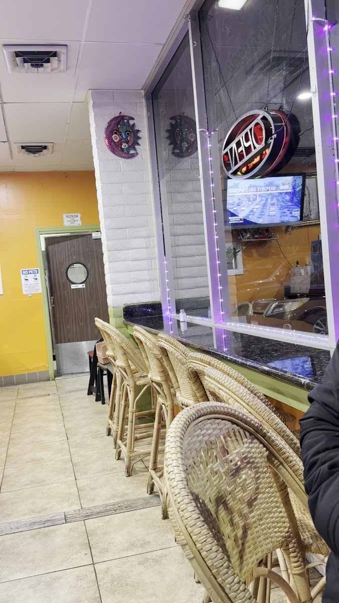 Vero's Taqueria Photos 9