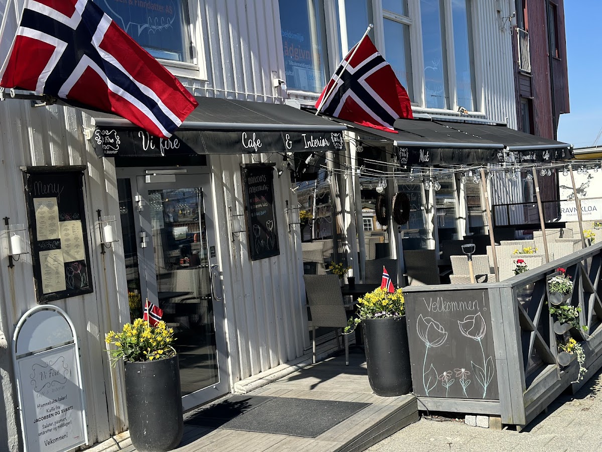Vi Fire Cafe & Interiør