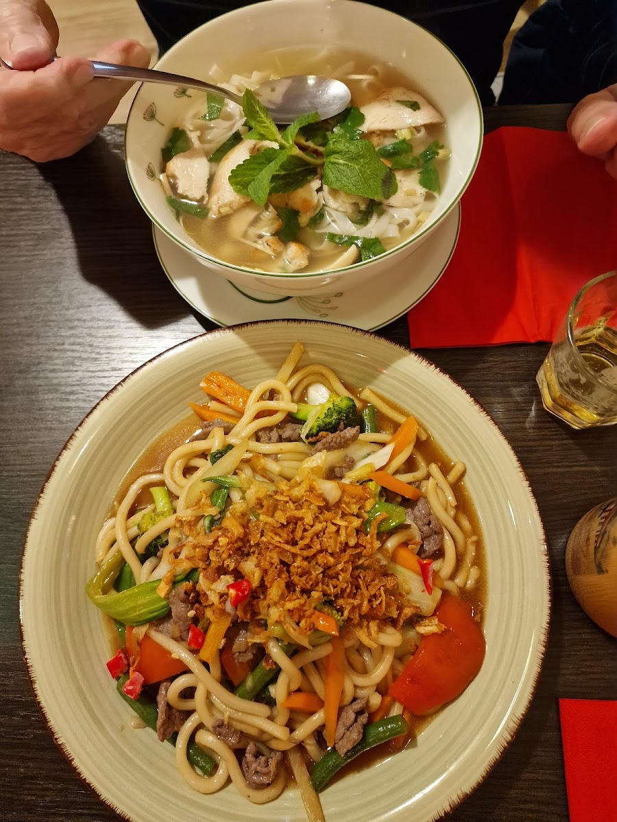 Vietfood Baguette- Sushi- Vietnamesische Küche- Bubble Tea Photos 2