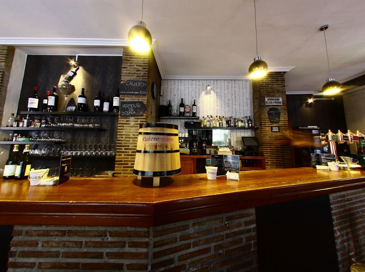 Vinatería Cervecería Platero
