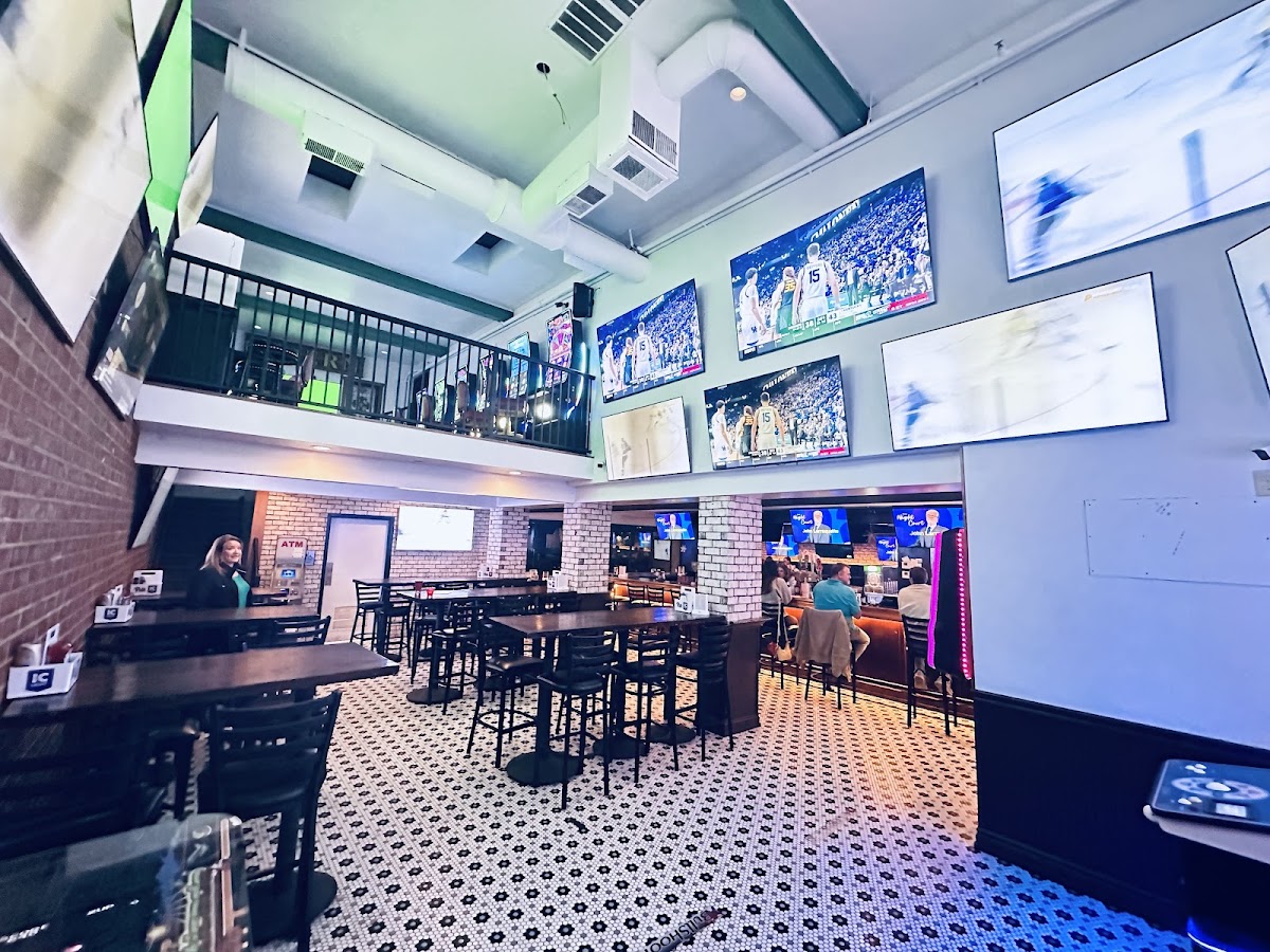 Vinnie's Tavern