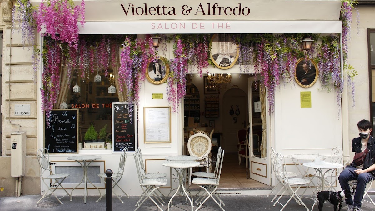 Violetta Et Alfredo - Salon De Thé