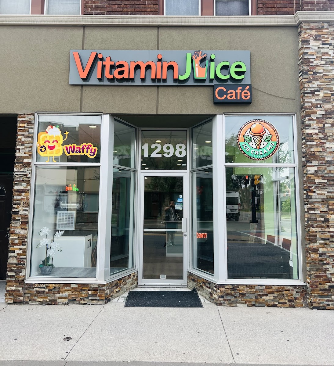 Vitamin Juice Café