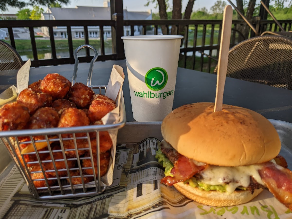 Wahlburgers @ Hy-Vee Photos 9
