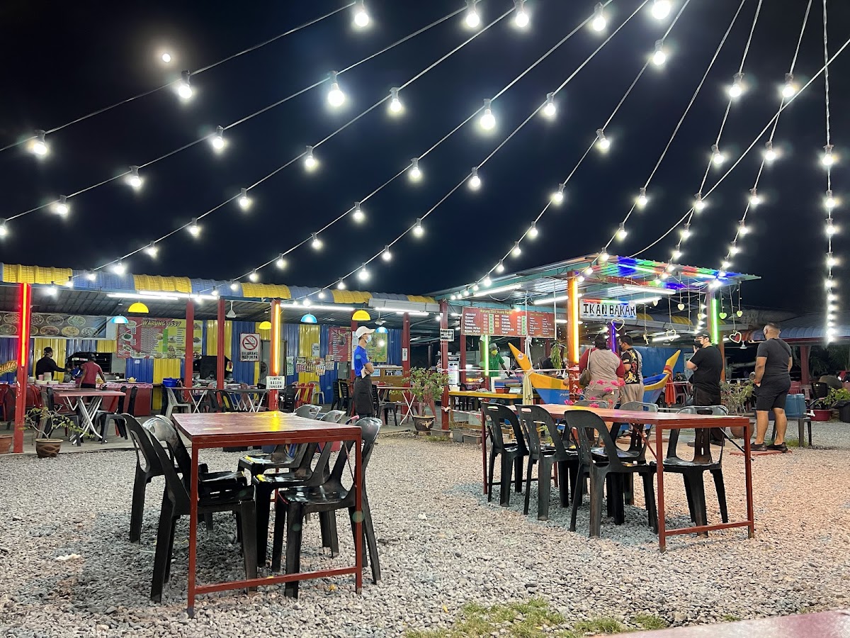Warung Ikan Bakar 3557 & Western Food