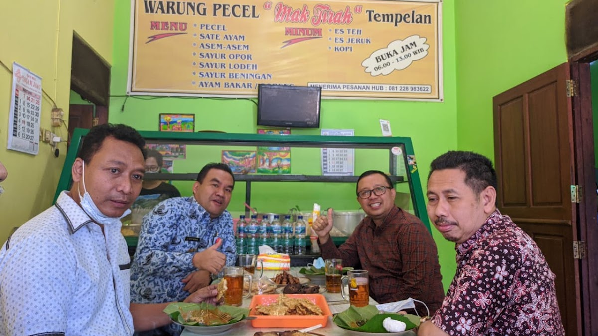 Warung Pecel 'mak Tirah' Photos 2
