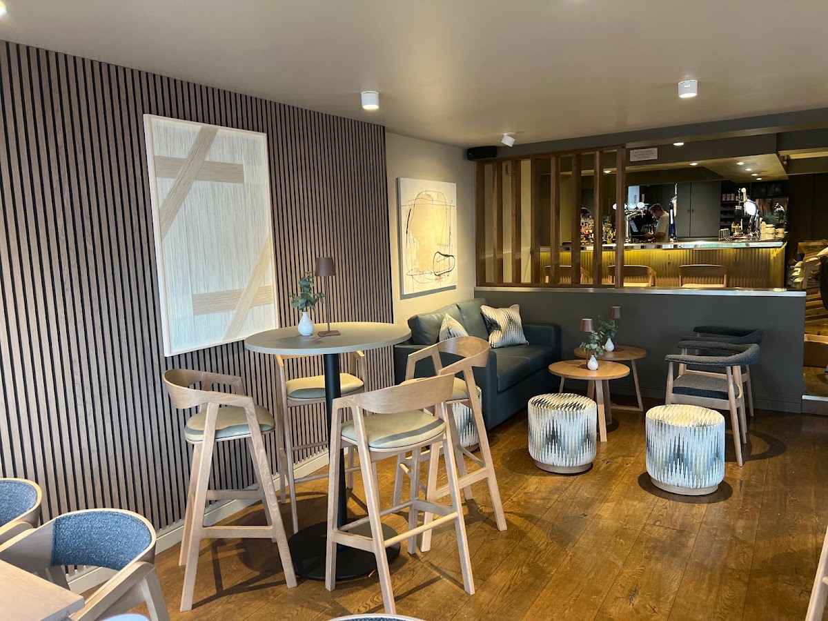 Whittakers Bar & Restaurant Photos 2