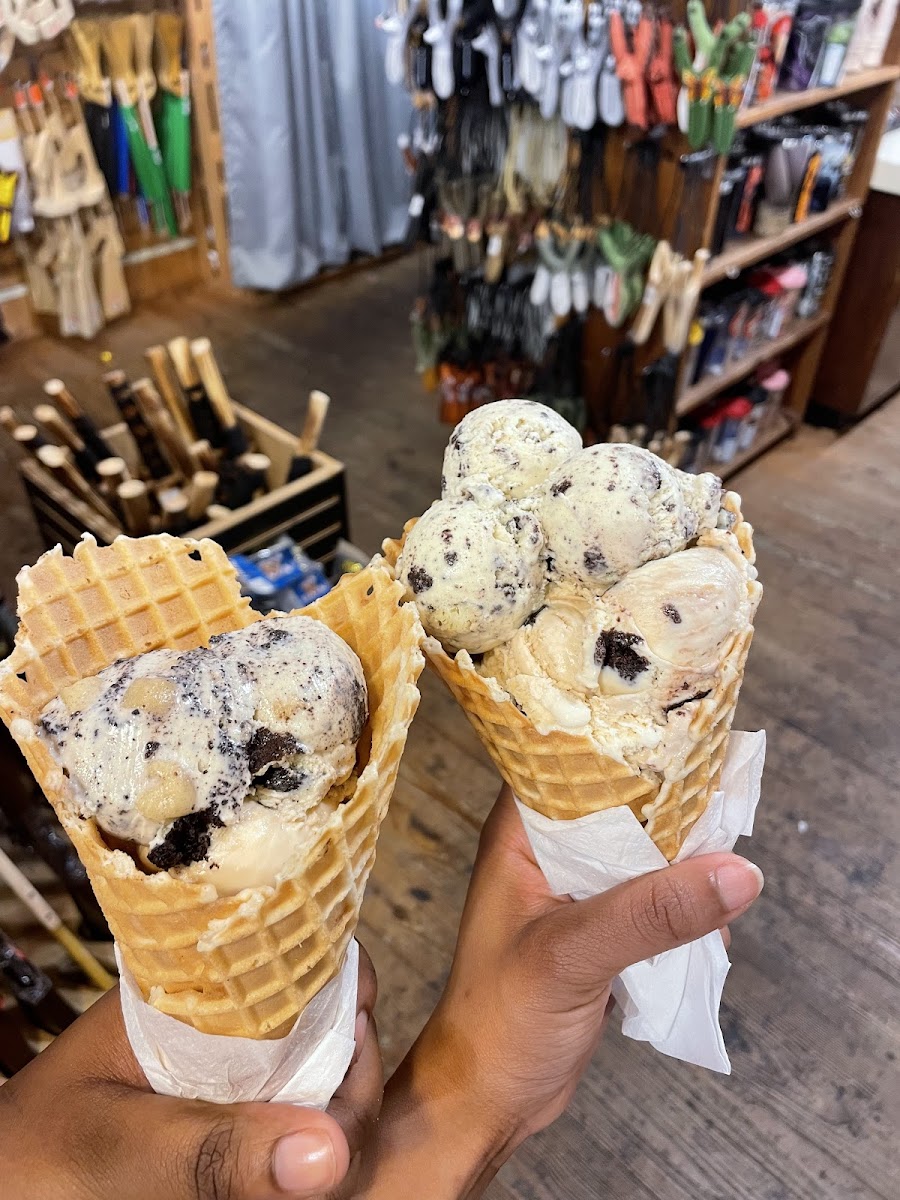 Williamsburg General Store Ice Cream Shack Photos 2