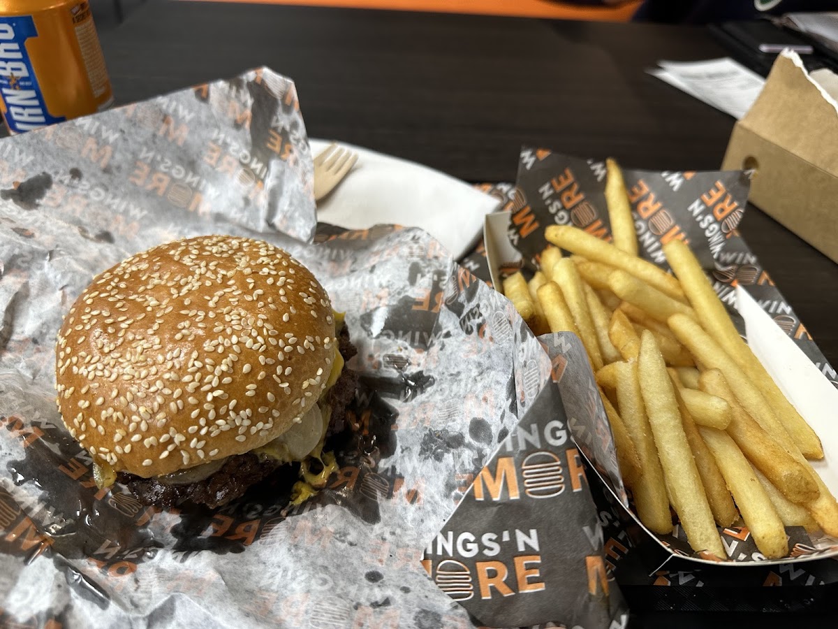Wings'n More Photos 9