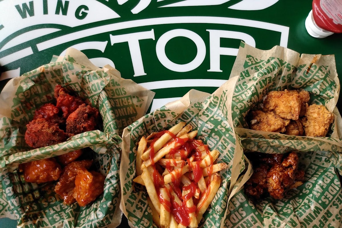 Wingstop San Jerónimo Photos 2