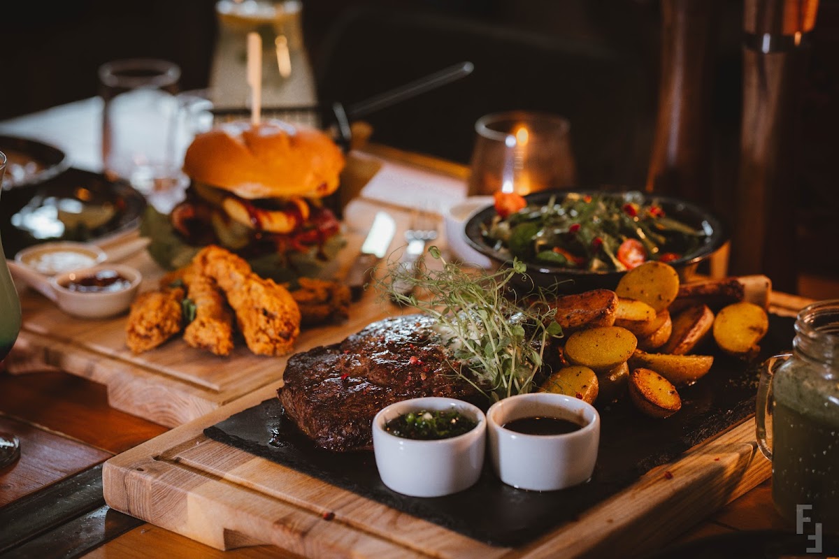 Wpr Burger & More Photos 2
