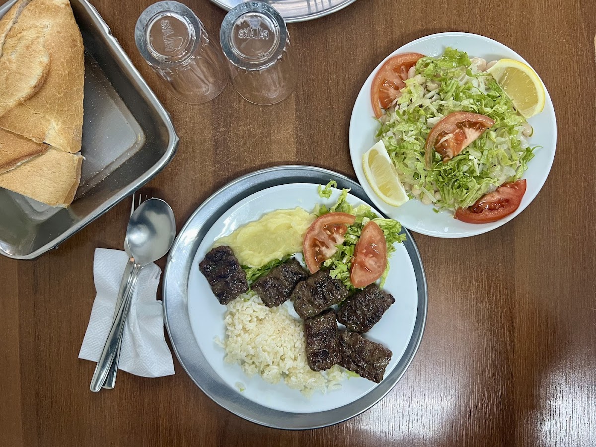 Yildiz Kofte Restaurant Photos 2