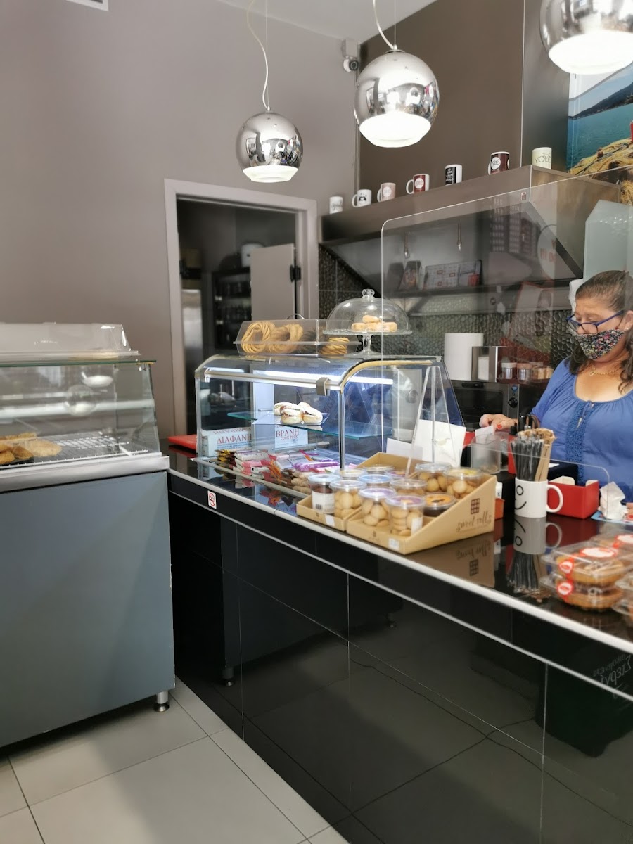 Yolo Cafe Photos 2