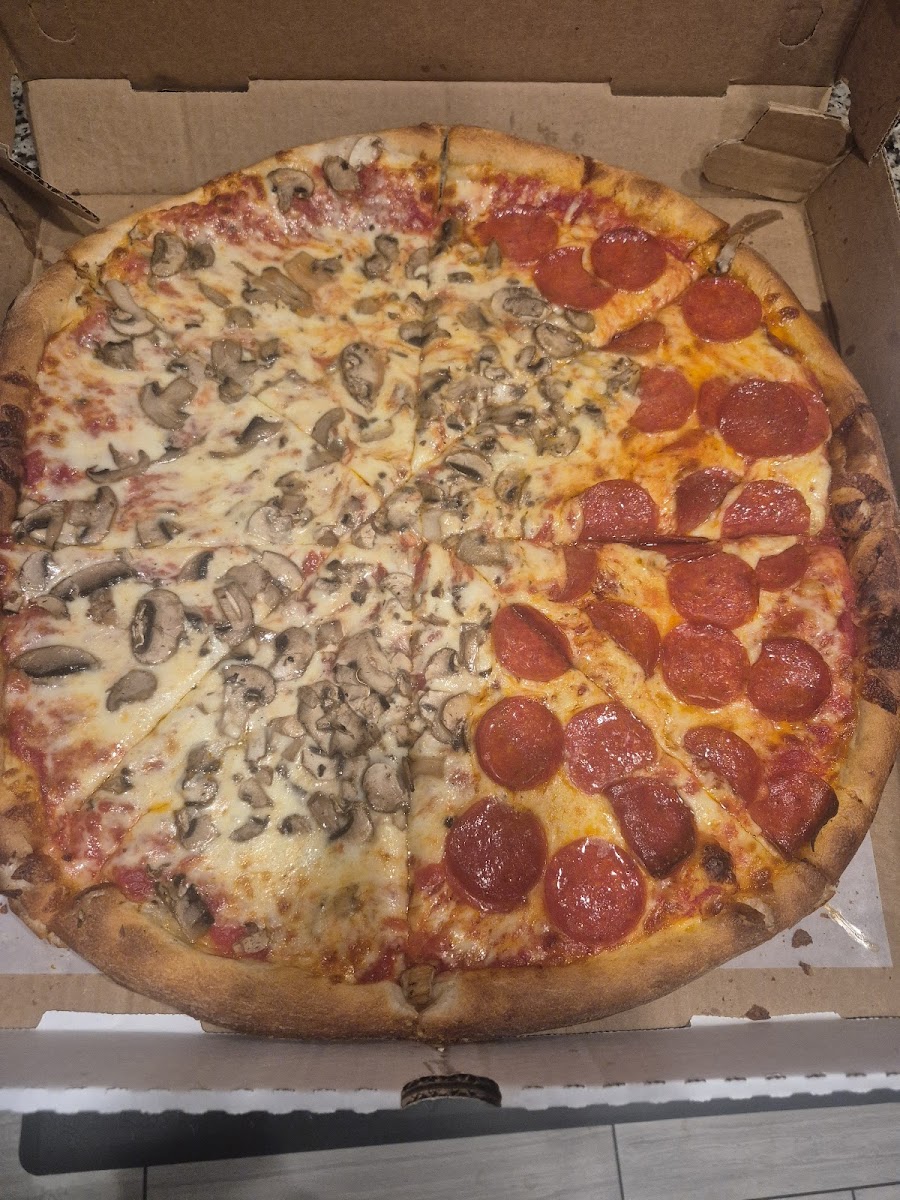 Yordana's Pizza & Pasta Photos 2