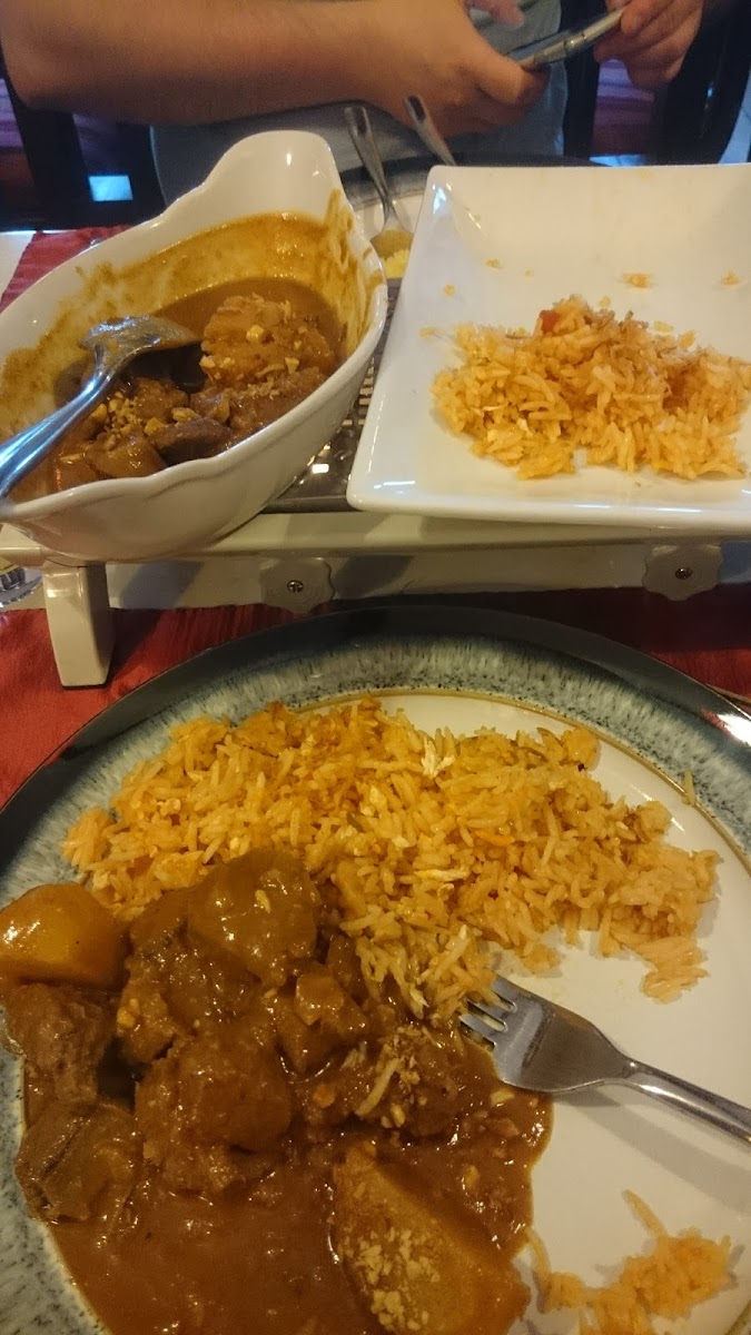 Yum Yum Thai Restaurant Photos 9