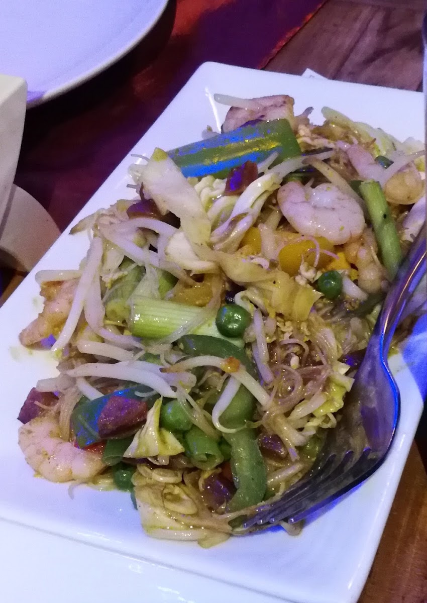Yum Yum Thai Restaurant Photos 2