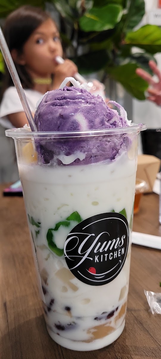 Yum's Kitchen Photos 9