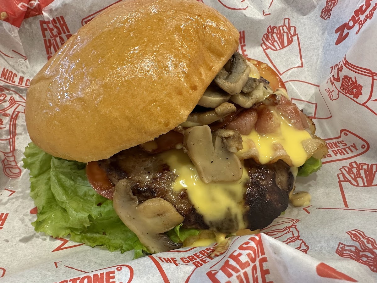 Zark's Burgers Photos 2
